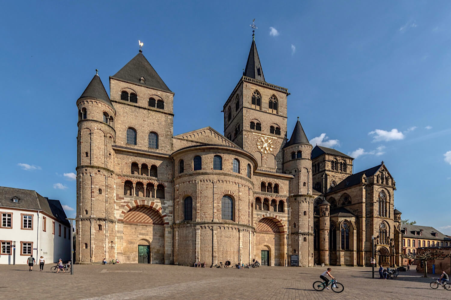 Blick auf den Trierer Dom und die Liebfrauenkirche